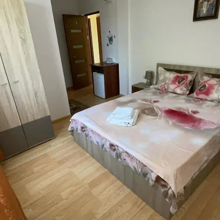 Casa Cristal בית הארחה 3*